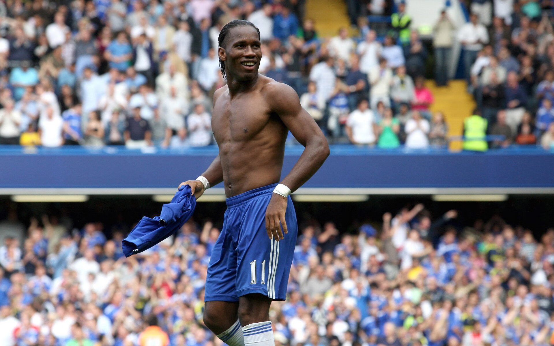 九游esport-德甲攻防鏖战：攻不破的后防线瞬间崩溃，德甲打法特点